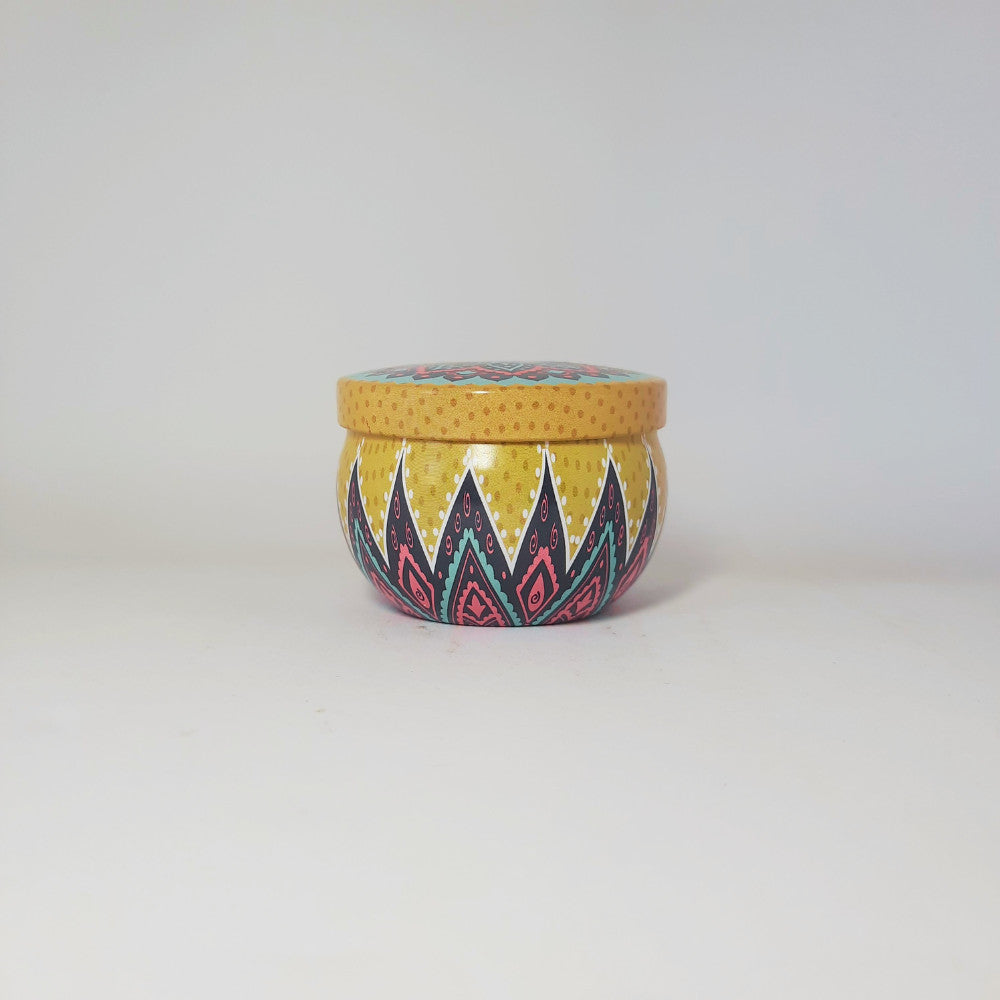 Vela Aromática Decorativa Mística com Pavio de Algodão e Cera de Coco 70gr Lata Estampada Aroma